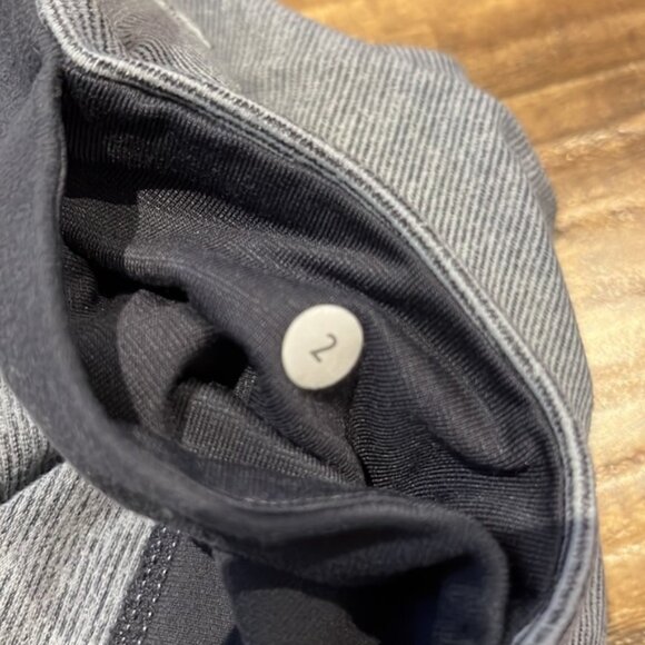 Lululemon striped grey and white Capri leggings - Picture 10 of 10